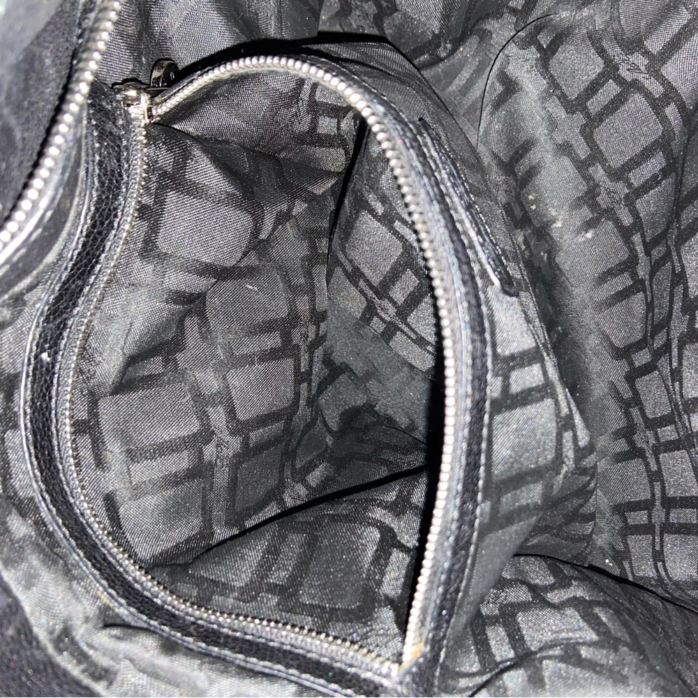 ROGER VIVIER BEAUTIFUL, CLASSIC SHOULDER BAG! PRICE IS NEGOTIABLE! - Picture 10 of 12